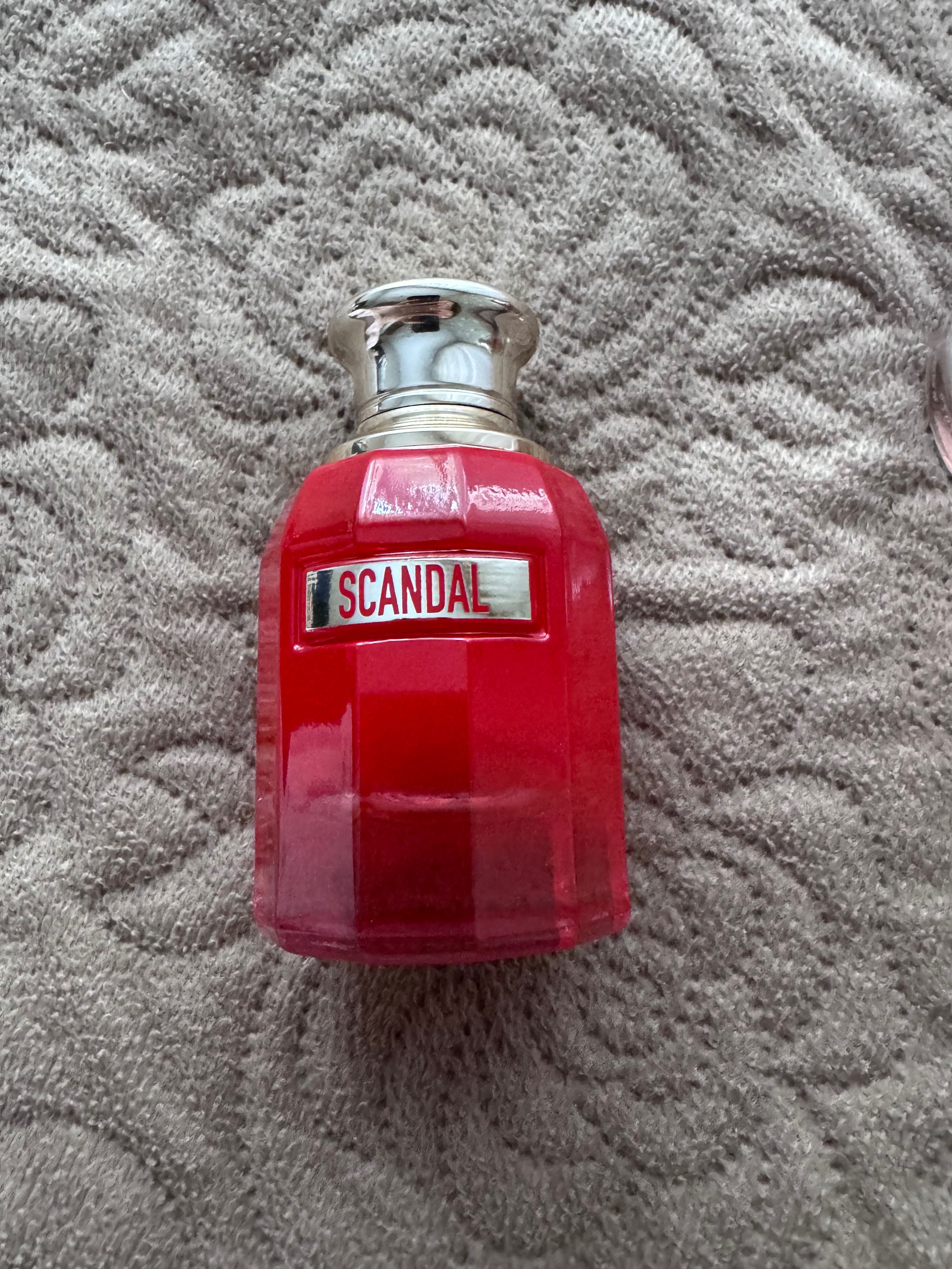 Парфюм Jean Paul Gaultier
Scandal 30 ml червен и розов