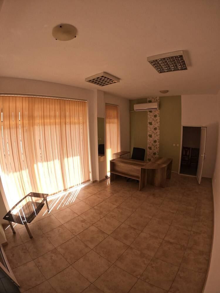 Дава се под наем Офис в Бургас, Възраждане - 35 кв.м за 239.7 € - Снимка #3