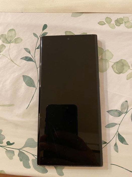 Vând samsung galaxi s 23 ultra