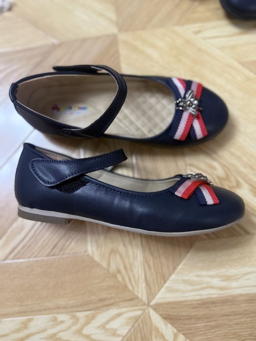 Продам детские туфли