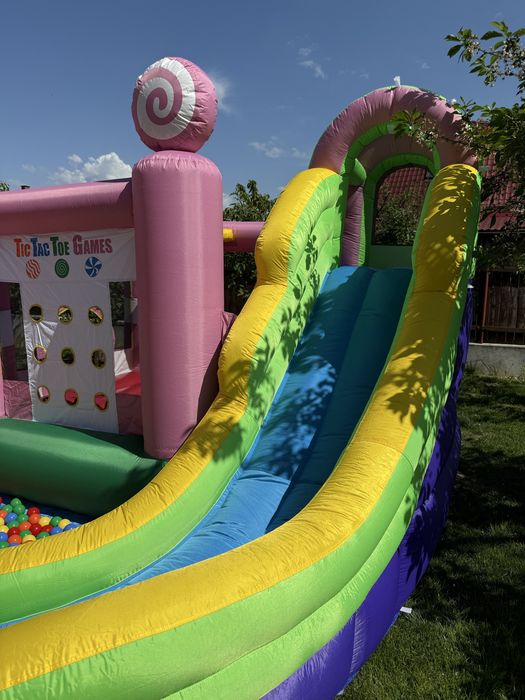 Castel gonflabil cu tobogan Candy Land