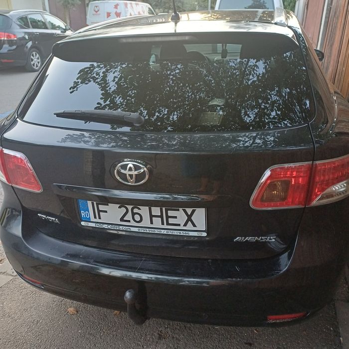 Vând Toyota Avensis