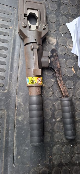 Хидравлична преса за кабелни обувки Cembre ht51