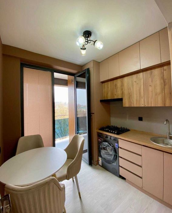 Срочна аренда юнусобод 6 квартил хонсарой 2/5/16 амерканский пасолства