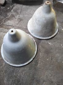 Две индустриални лампи тип камбана