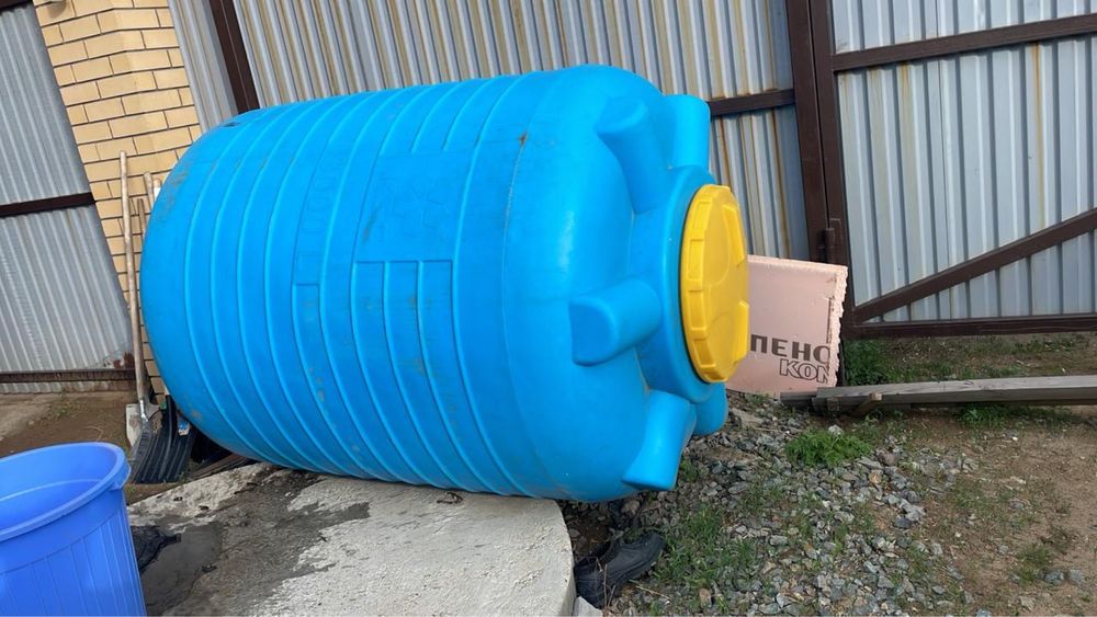 Продам Бак 3000куб