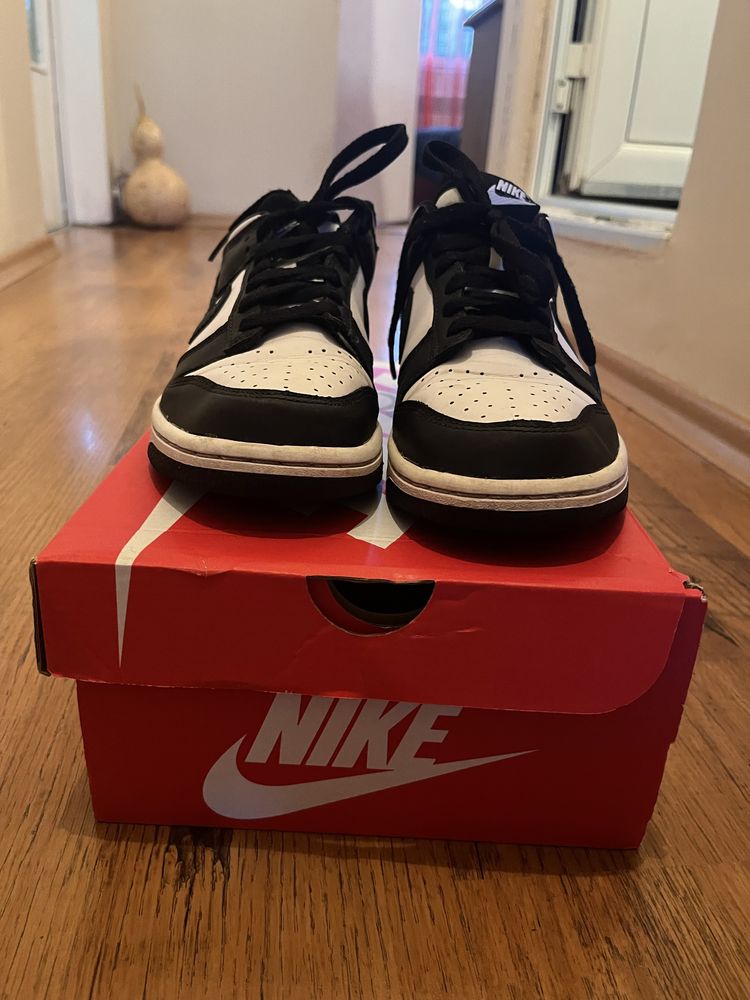 Nike Panda dunks