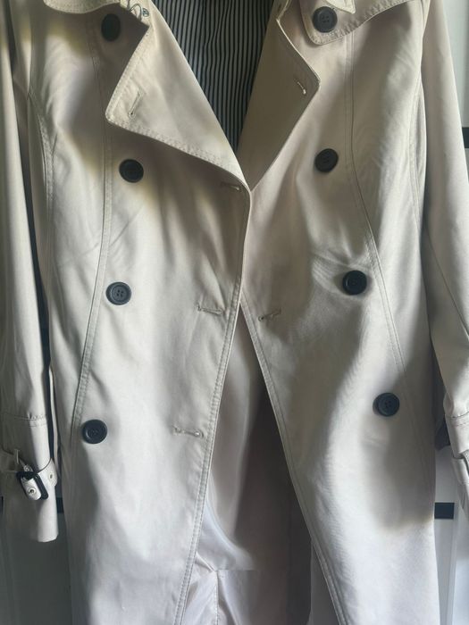 Плащ фирменный стильный