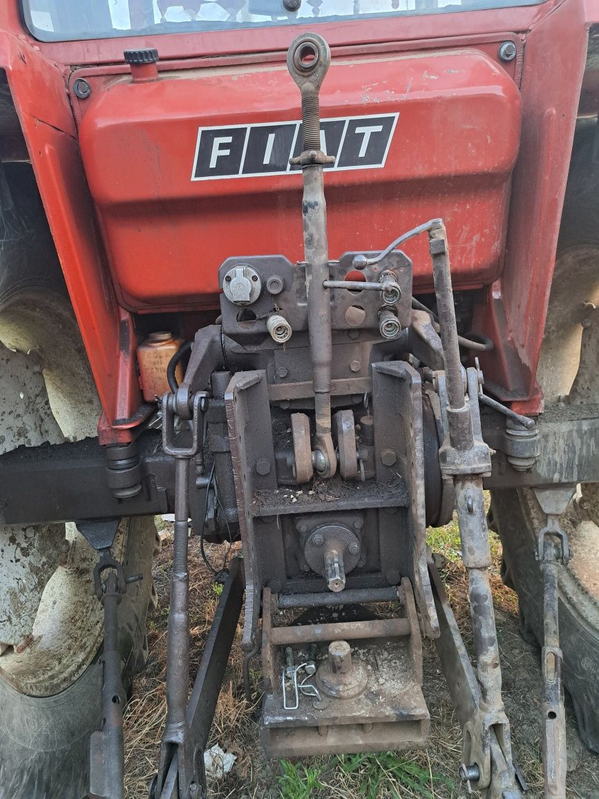 Vând tractor Fiat 880
