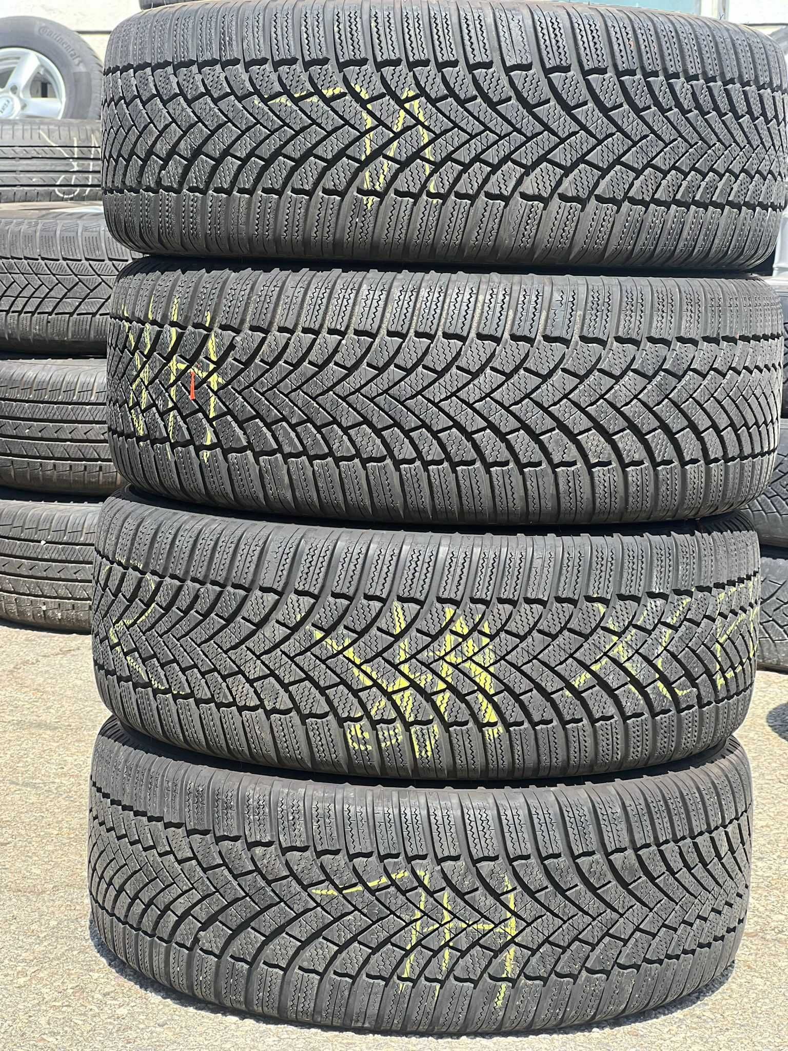 Зимни гуми 235 45 18 Bridgestone Blizzak LM005 DOT 2121 грайфер 7мм