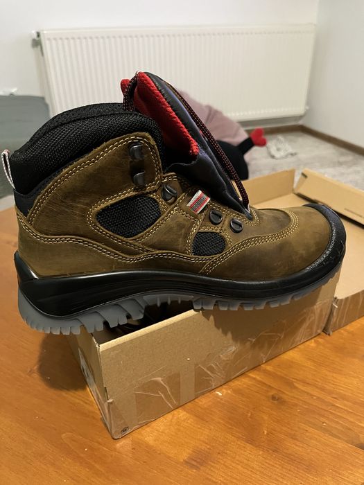 Bocanci bombeu sixton noi.