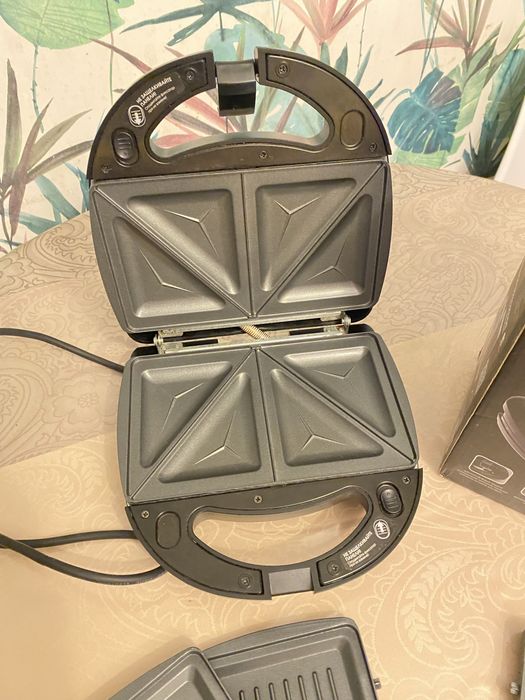 Вафельница-сэндвечница