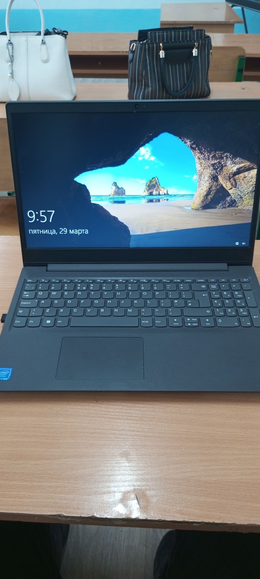 Lenovo v 15 igl                   .