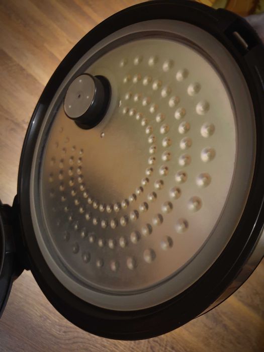 Мултикукър ZEPHYR, 700w, 5 литра, 18 програми