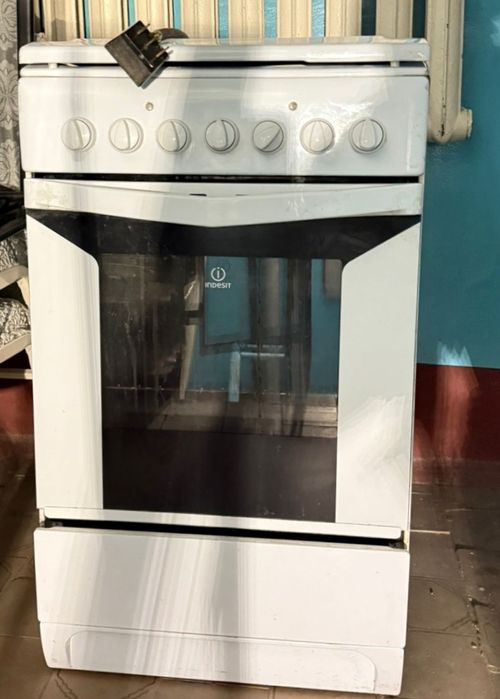 Продам Эл. плиту Индезит