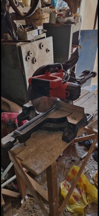 Стусло сатылады, жагдайы өте жақсы. Стусло торцовочная пила углорез