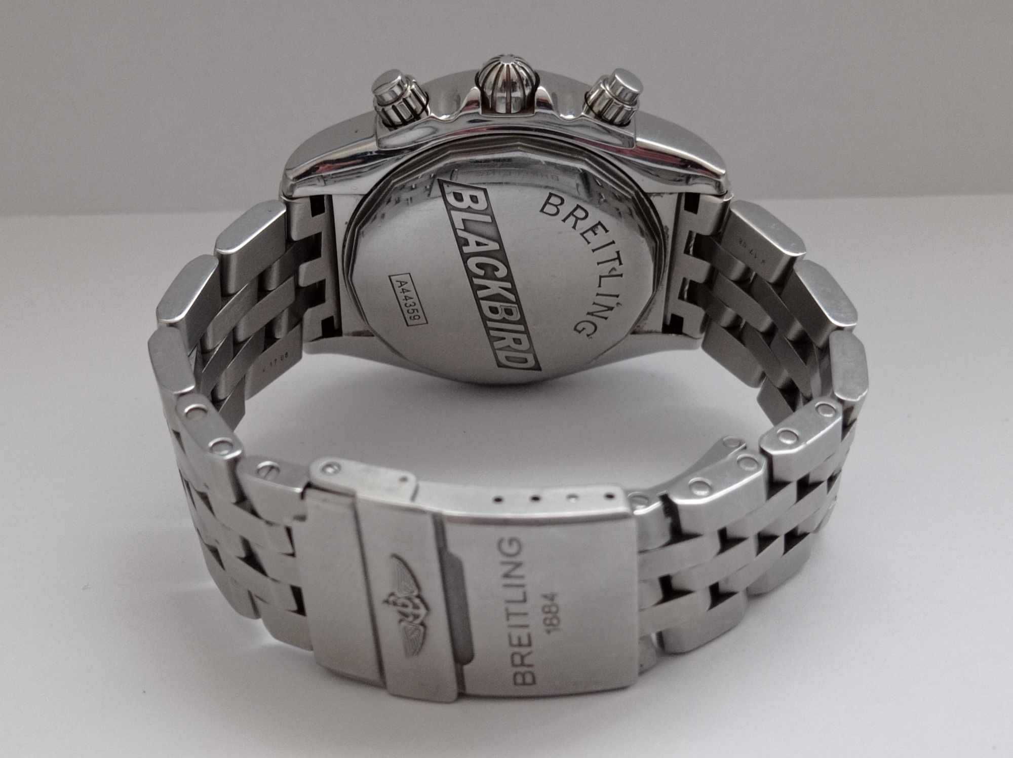 Breitling Chronomat Blackbird 44 Big Date