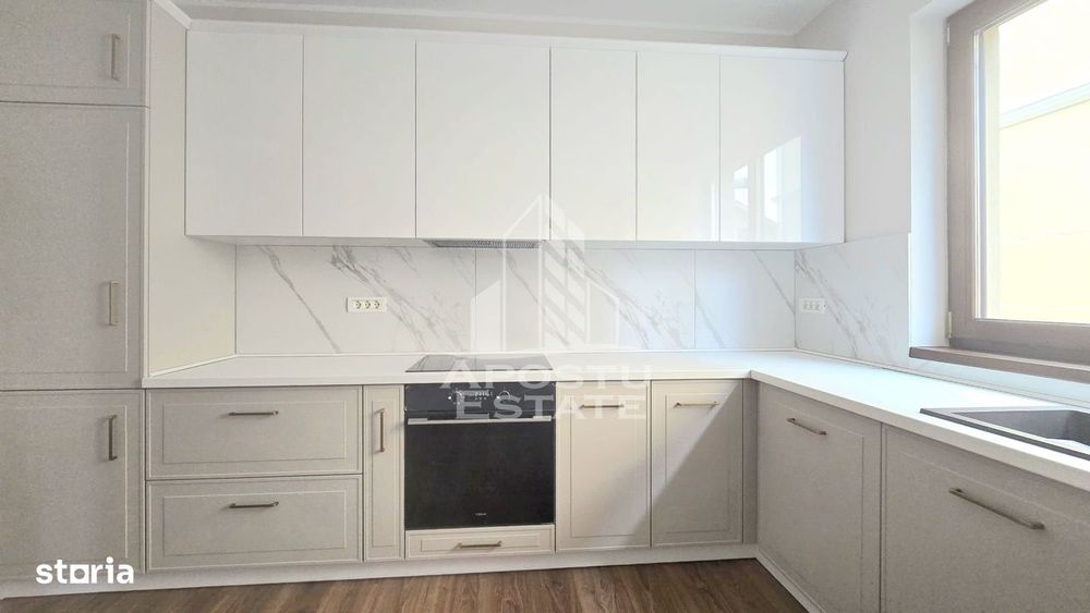 Duplex 5 camere, 3 locuri de parcare, Mosnita Noua