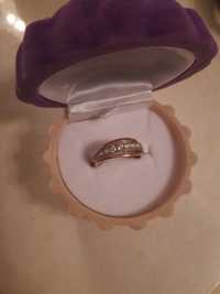 Продам золотое кольцо 585