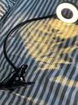 Lampa led alb sau negru