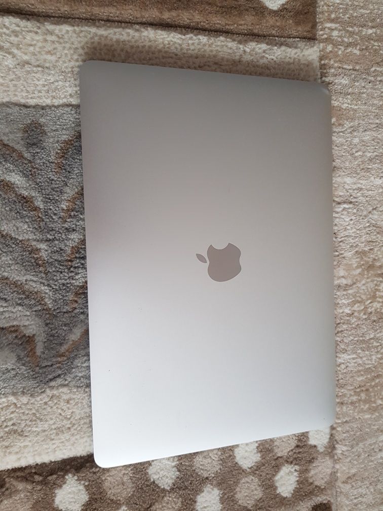 vand macbook 13 2017 pro