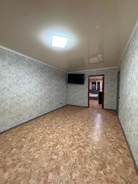 Продаетс 2 комн кв .