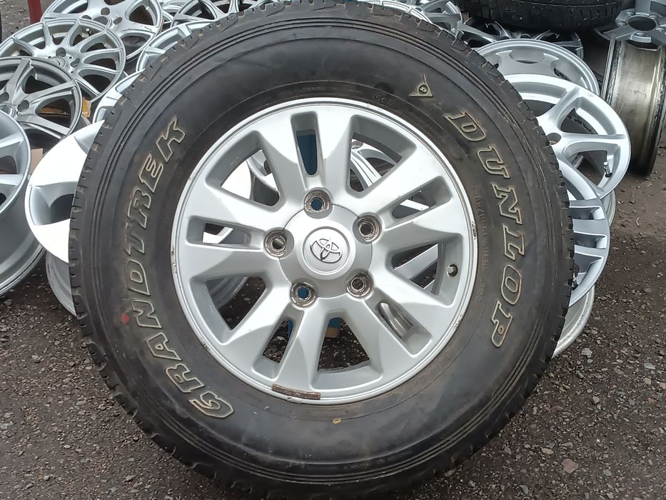 R-17. ORIGINAL TOYOTA 5*150, пачти новый, с резинами,Крузак,Лексус итд