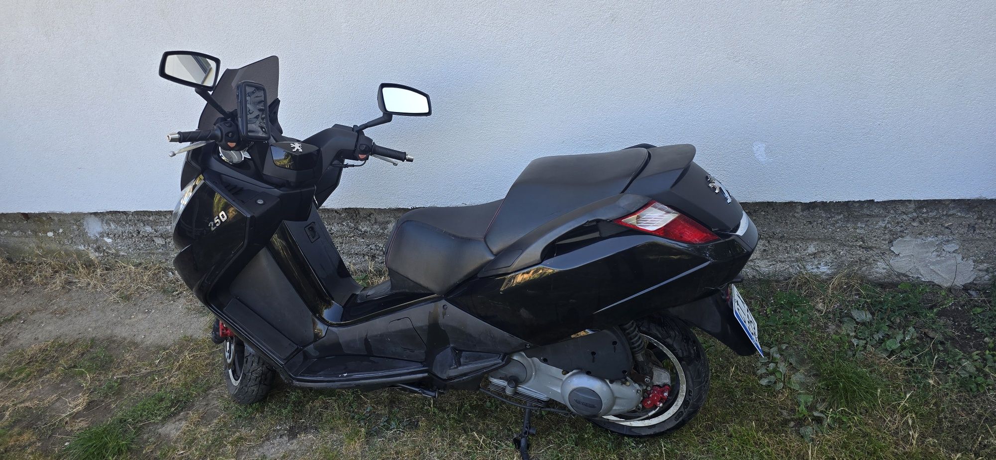 Peugeot 250 в много добро състояние