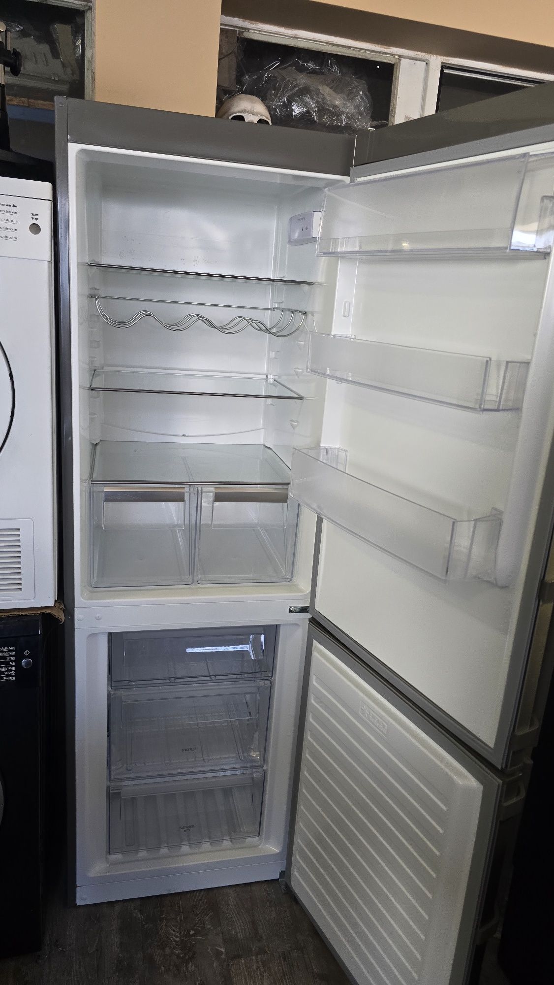 Хладилник с фризер Electrolux
