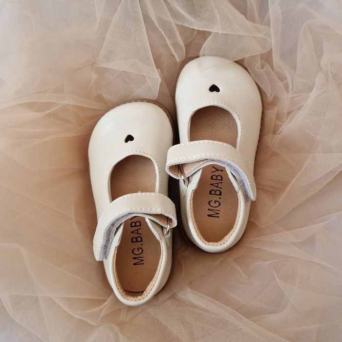 Новая обувь на годик. 21 размер