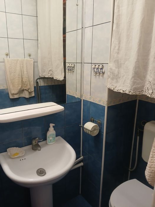 Inchiriez apartament 3 camere Strada Pecineaga, Sector 5