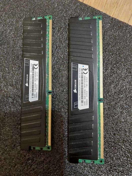 16GB (2x8) 1600Mhz, CL9, DDR3 - Corsair Vengance, Crucial Ballistix