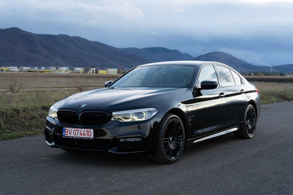 BMW Seria 5 G30 530e 252cp Pachet M, LED, 360, Head Up, Frane M, R19