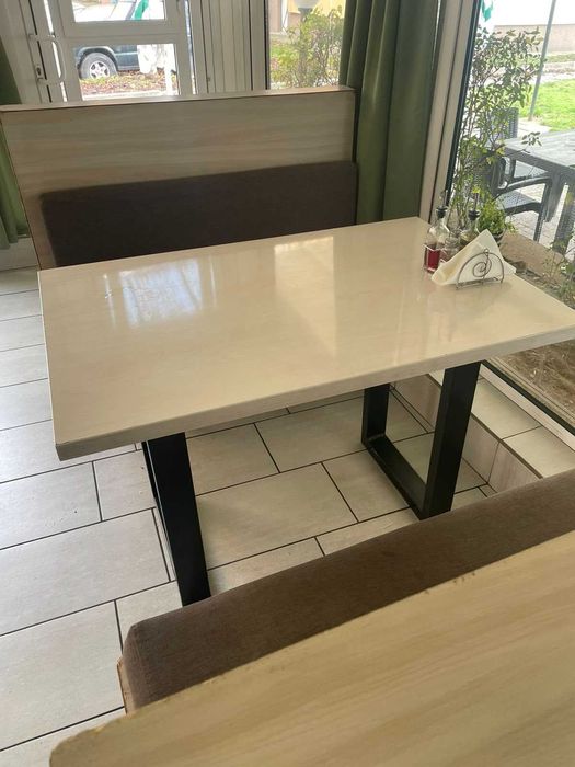 Мебели за заведение