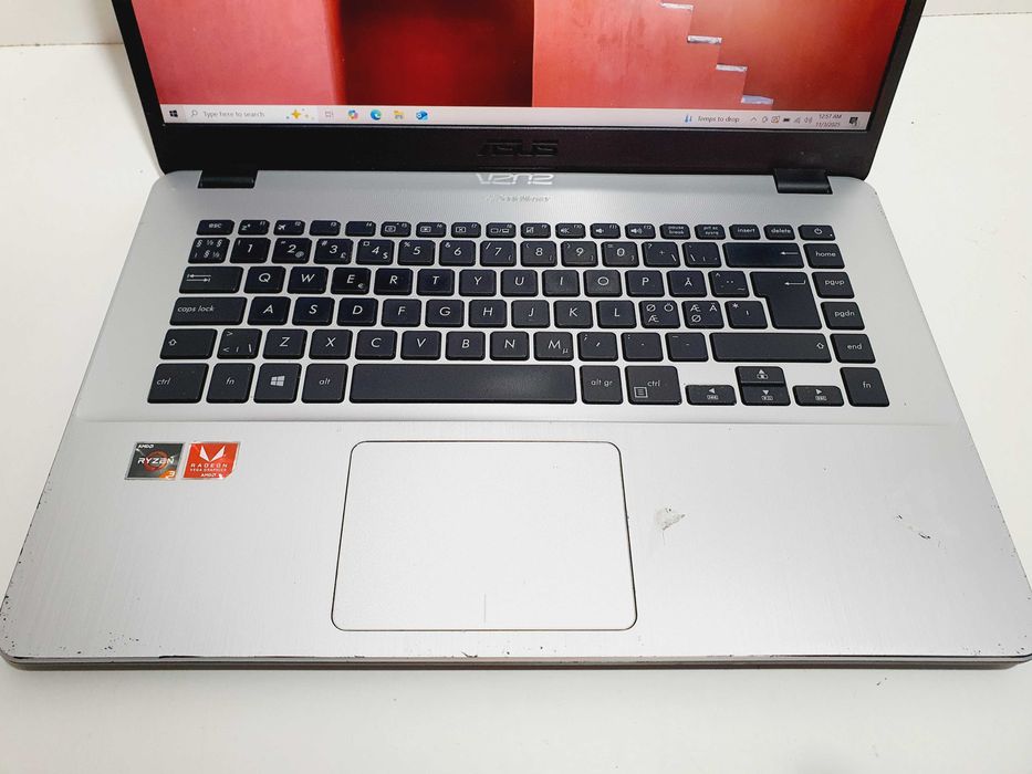 Laptop Asus Vivobook X505