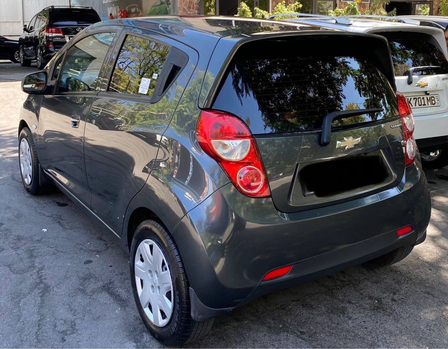 Продам Spark 2020 2-я позиция механика чистая нету красок