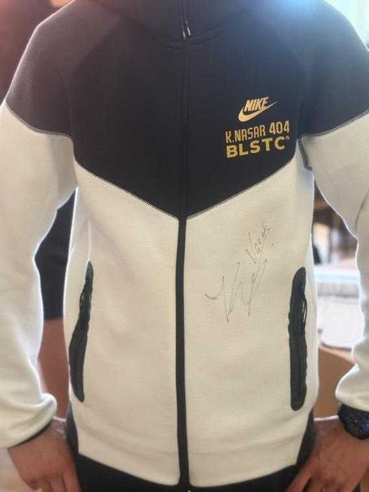 Уникален суичър Nike с автограф – лимитирана серия K. Nasar 404 BLSTC