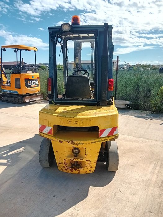 Stivuitor 2 tone diesel Nissan translatie