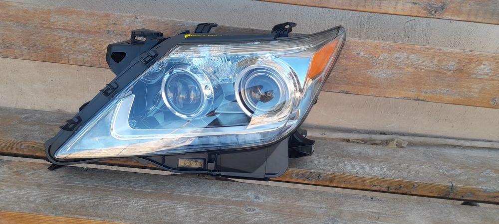 Фара Лексус оригинал.  Б.у