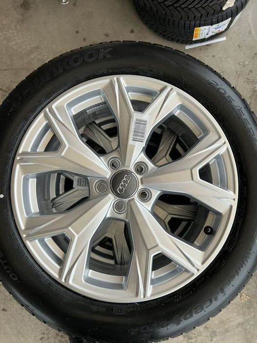 vând jante originale Audi A1 noi cu anvelope noi pe 17”