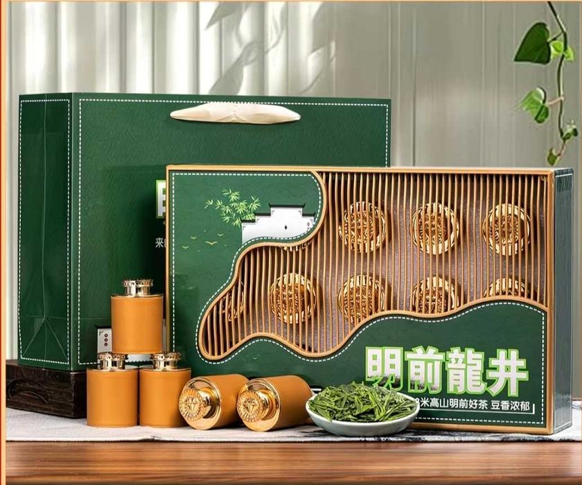 Китайский зелёный чай Лунцзин в подарочном каробке