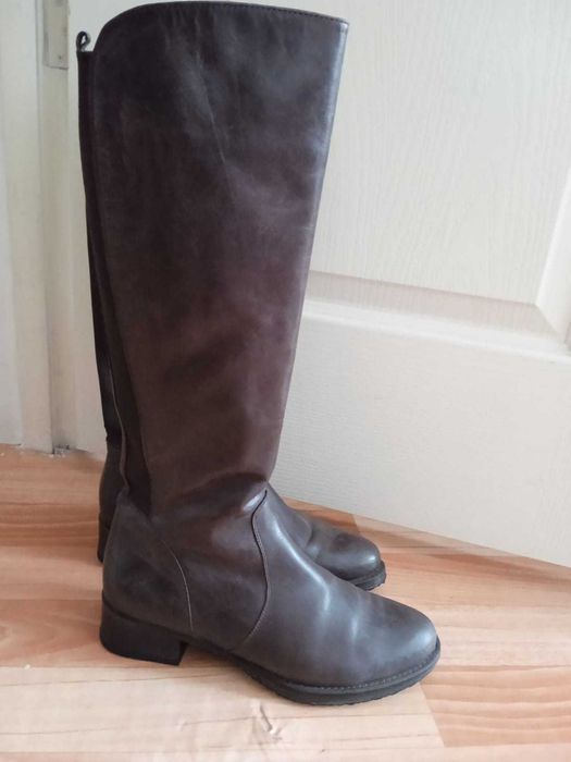 Женские осенние сапоги  ,натур кожа, 39 размер Б\у