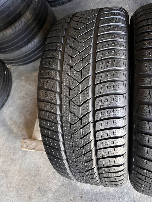 2 anvelope iarna 255/40/20 , Pirelli , DOT 4321 , 6.8 mm