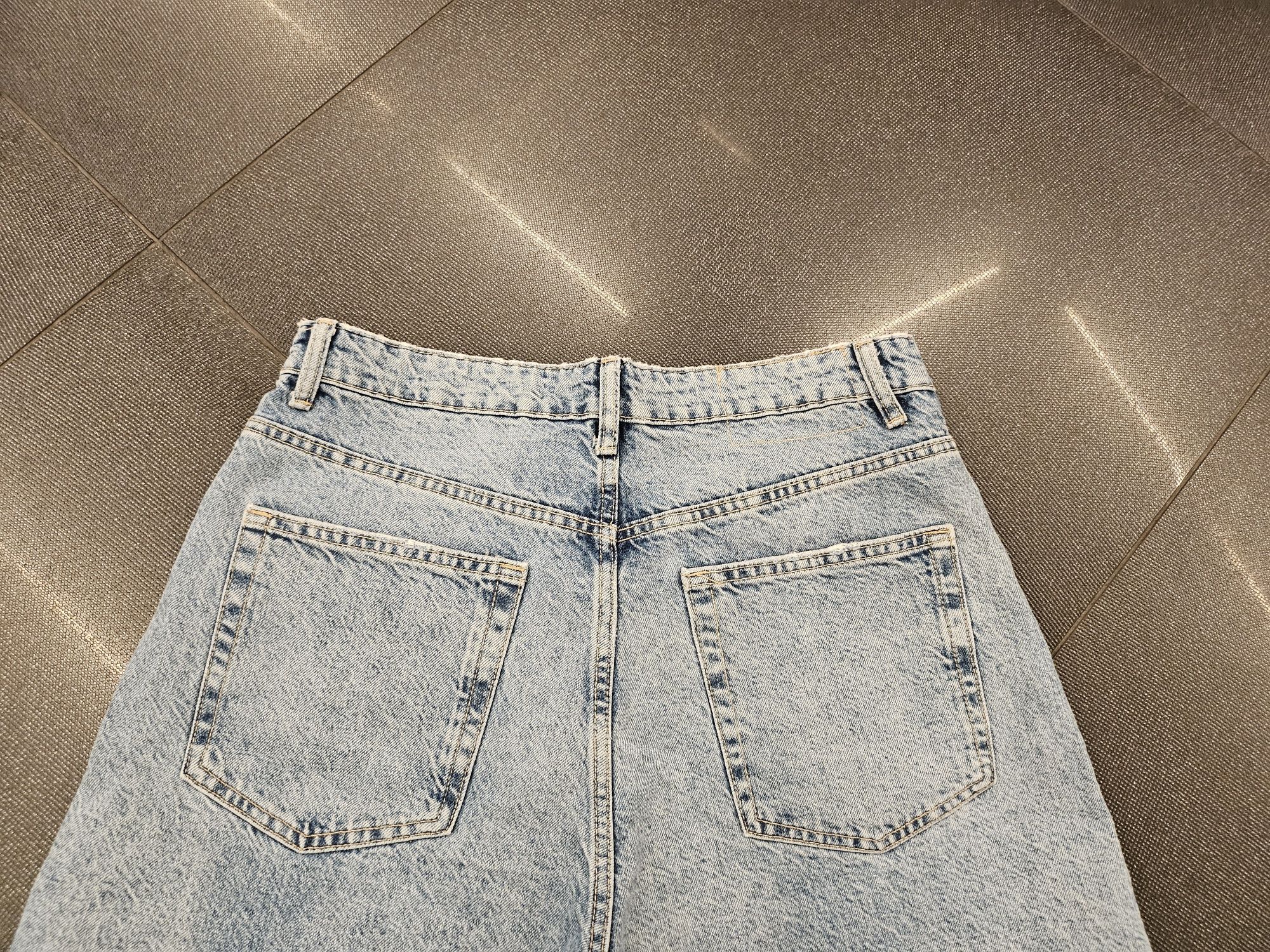 ZARA къси панталони- 44 L