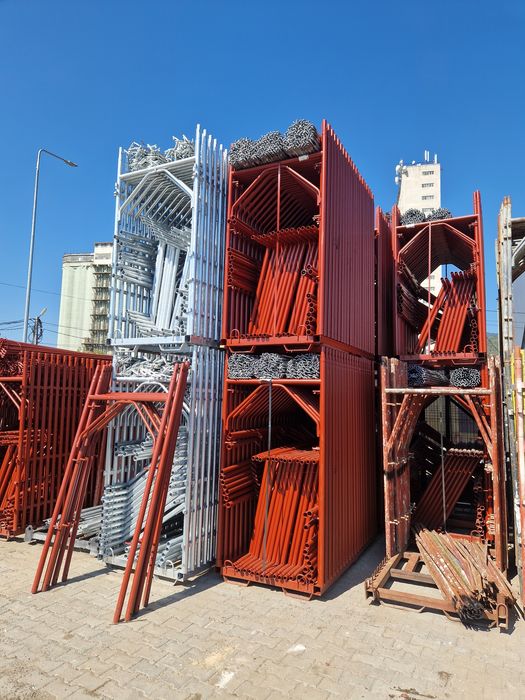 Inchiriere schelă și popi