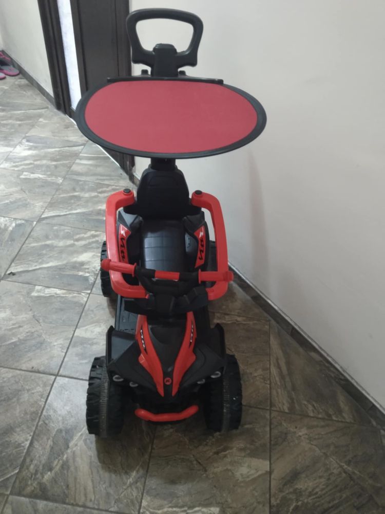 Chipolino Toys - Музикална кола за с дръжка и сенник ATV
