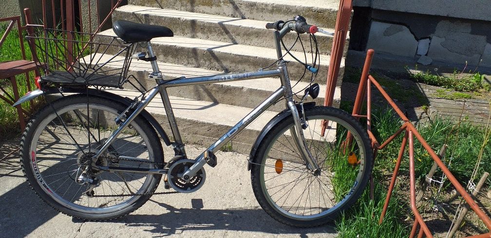 Bicicleta de vănzare.