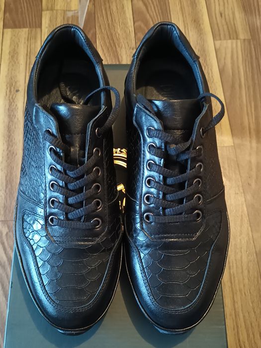 Vând Adidași Noi De Piele