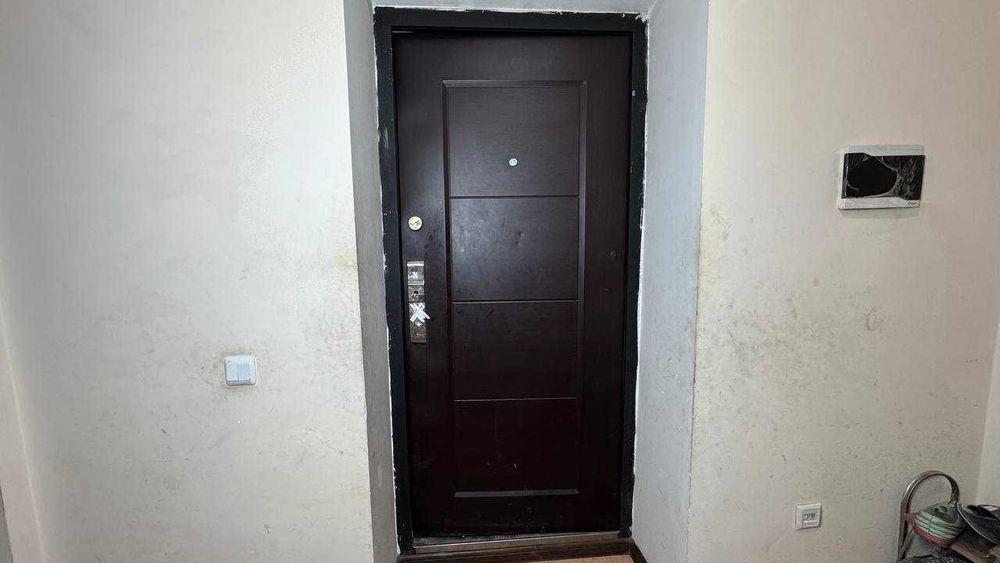 Медиапарк, шахар хокимяти 1 қаватда 2 хонали квартира сотилади.ID:1518