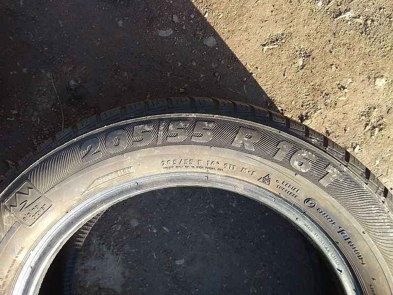 Шины 205/55 R16 - "Semperit Speed-Grip" (Португалия), зимние.